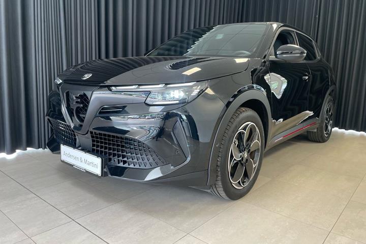 Sort Alfa Romeo Junior fra 2025
