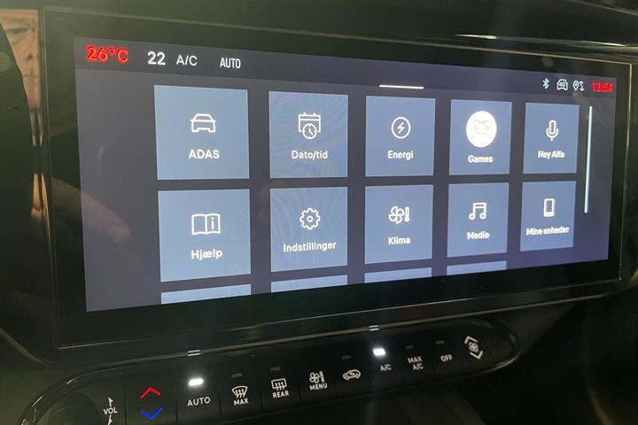 Sort Alfa Romeo Junior fra 2025