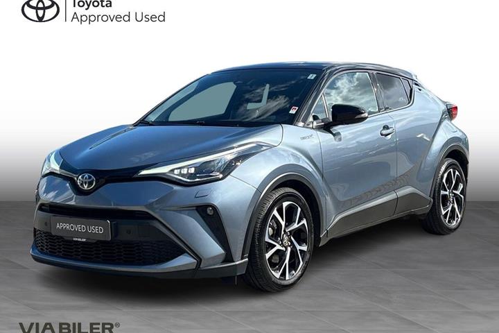 Grå Toyota C-HR fra 2022 set udefra