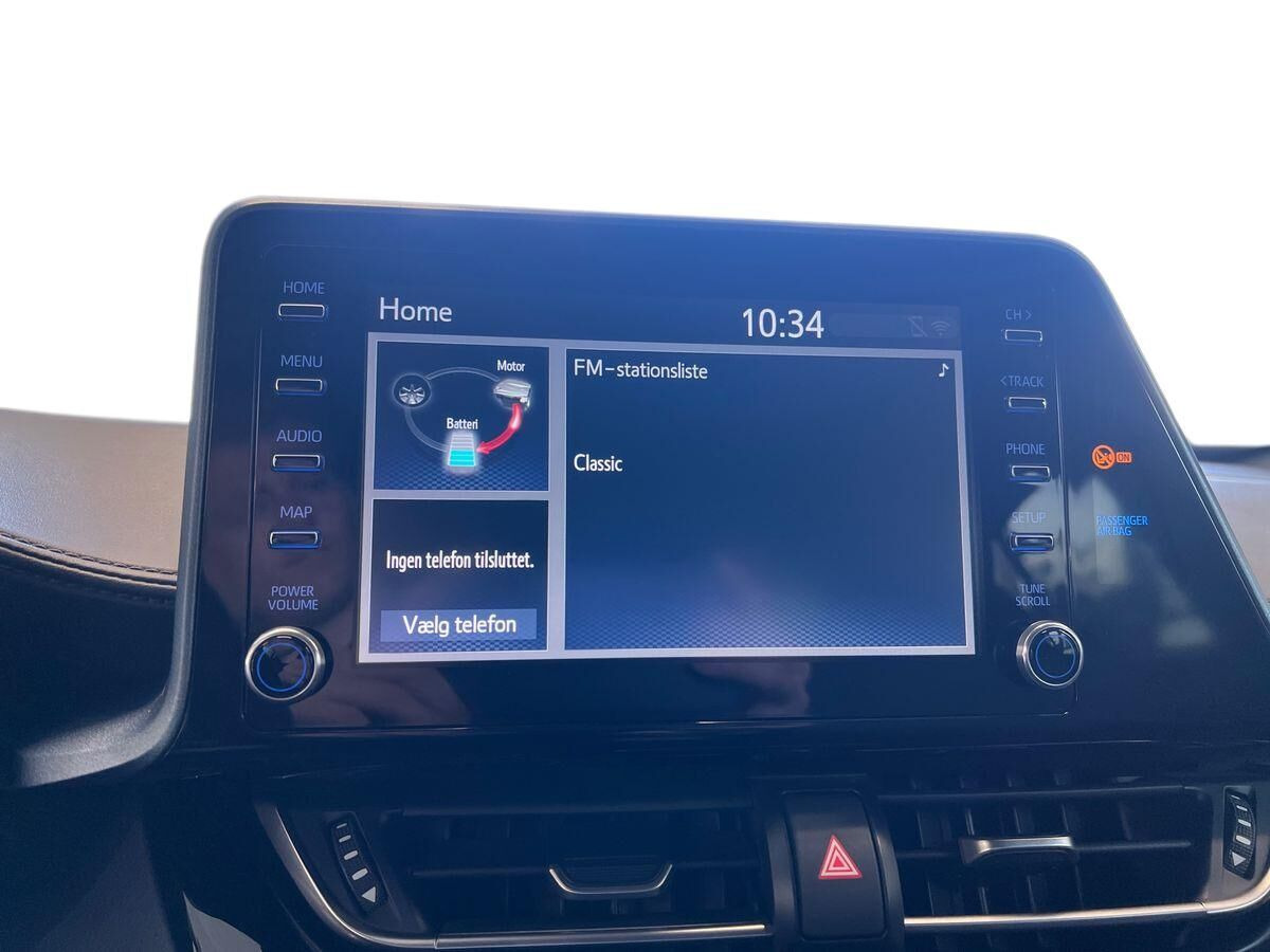 Grå Toyota C-HR fra 2022