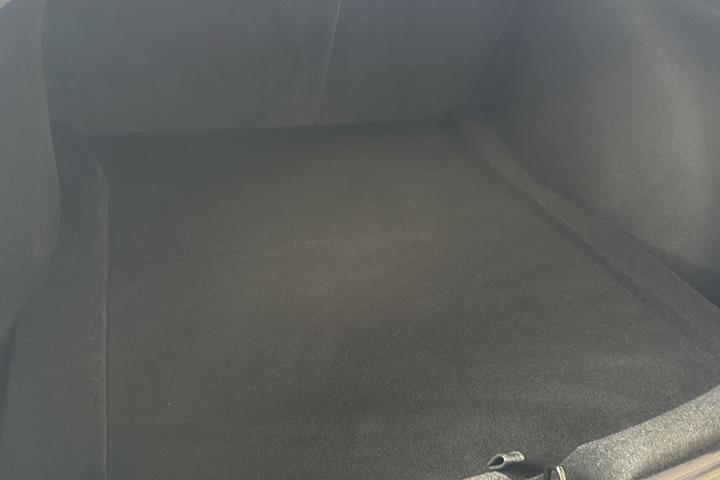Sort Tesla Model 3 fra 2024
