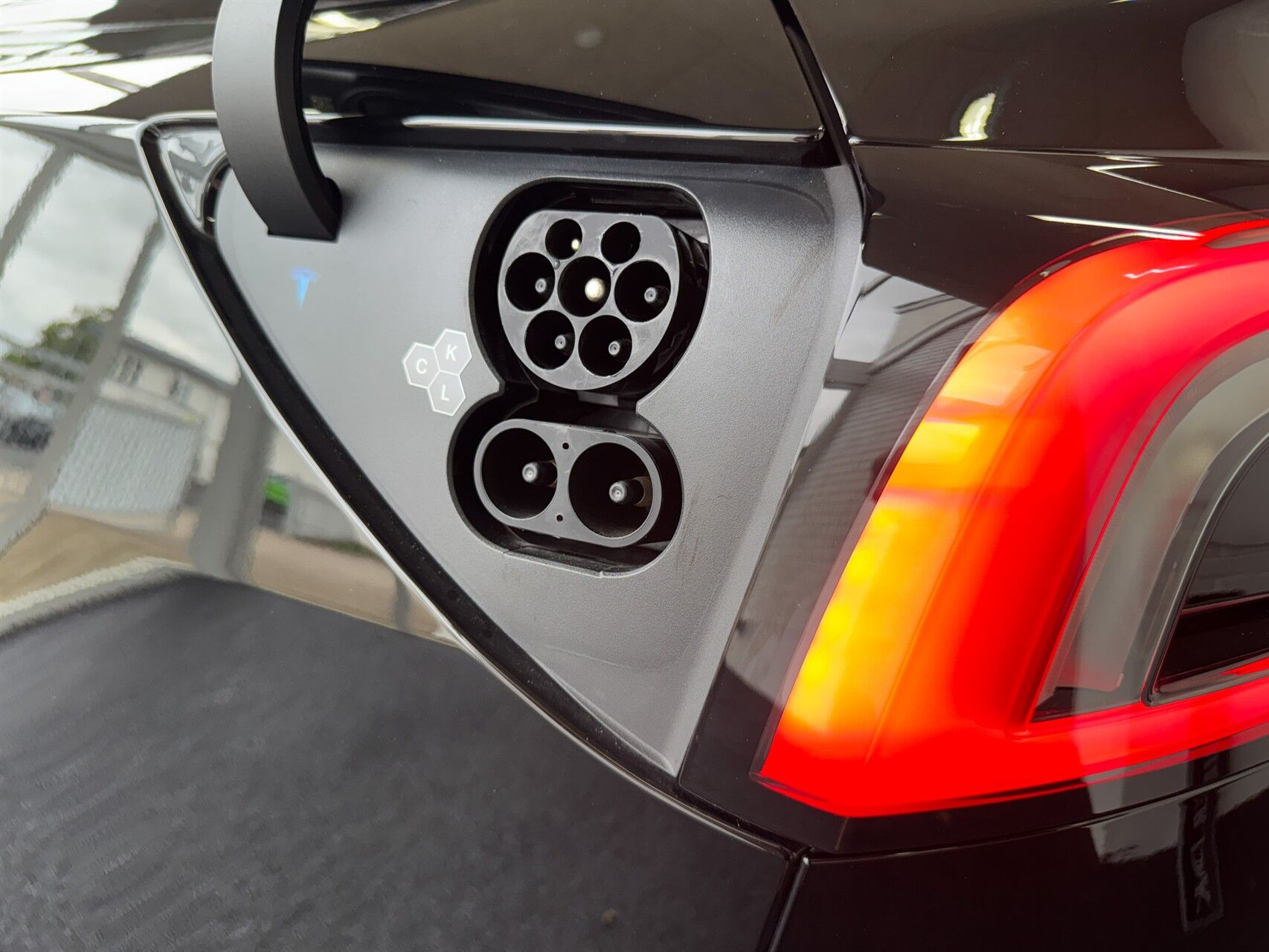 Sort Tesla Model 3 fra 2024