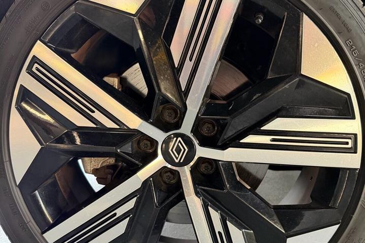 Grå Renault Mégane fra 2022