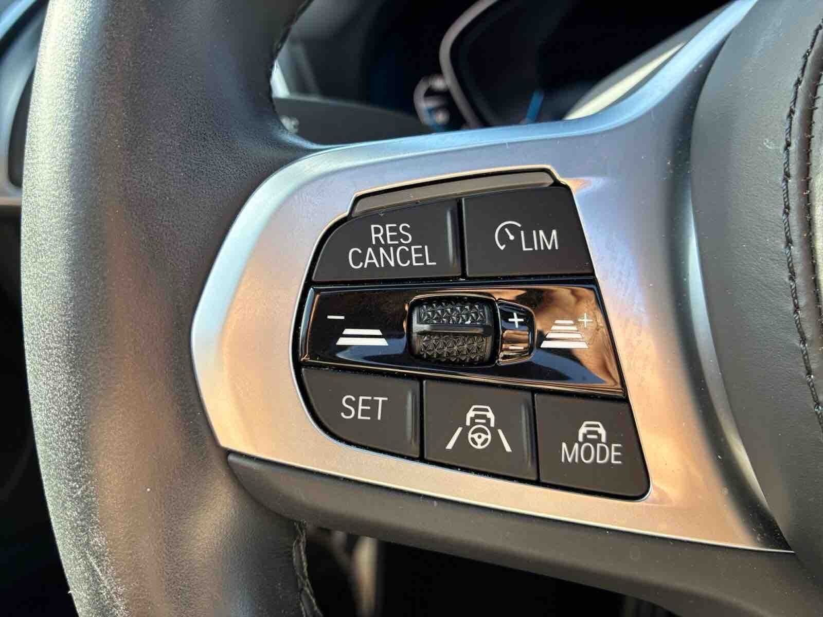 Grå BMW iX3 fra 2024