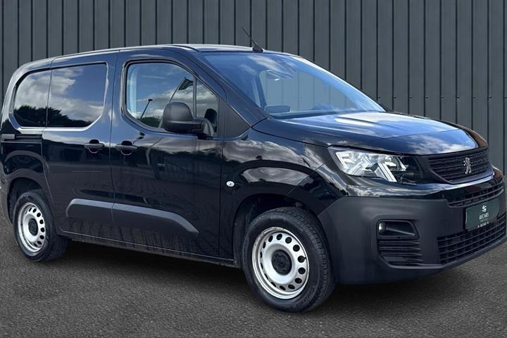 Sort Peugeot Partner fra 2021