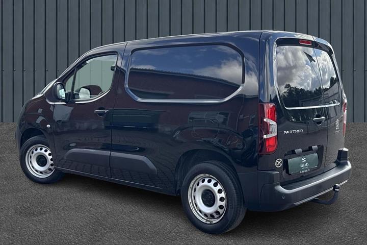 Sort Peugeot Partner fra 2021