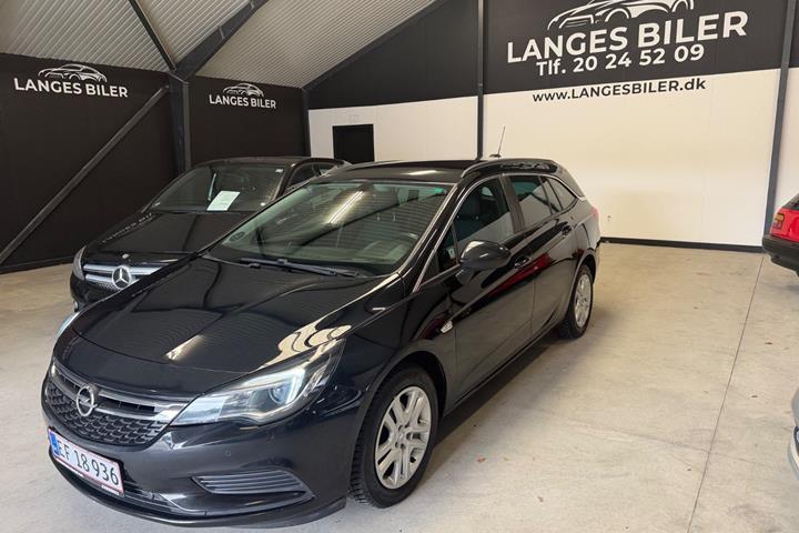 Sort Opel Astra fra 2017