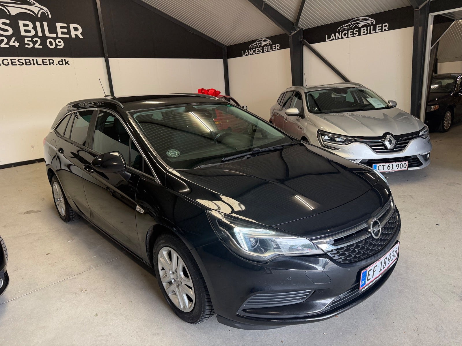 Sort Opel Astra fra 2017