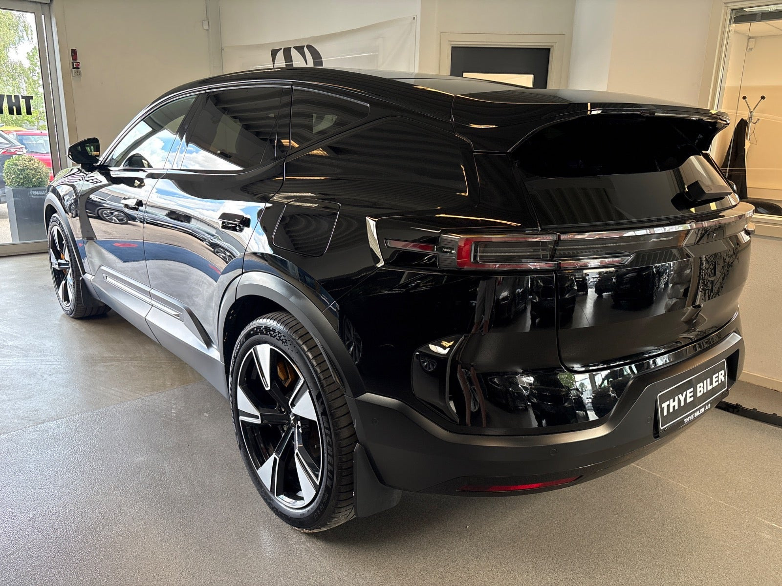 Sort Polestar 3 fra 2024