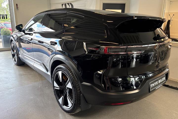 Sort Polestar 3 fra 2024