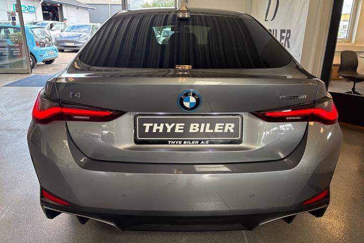 Grå BMW i4 fra 2022