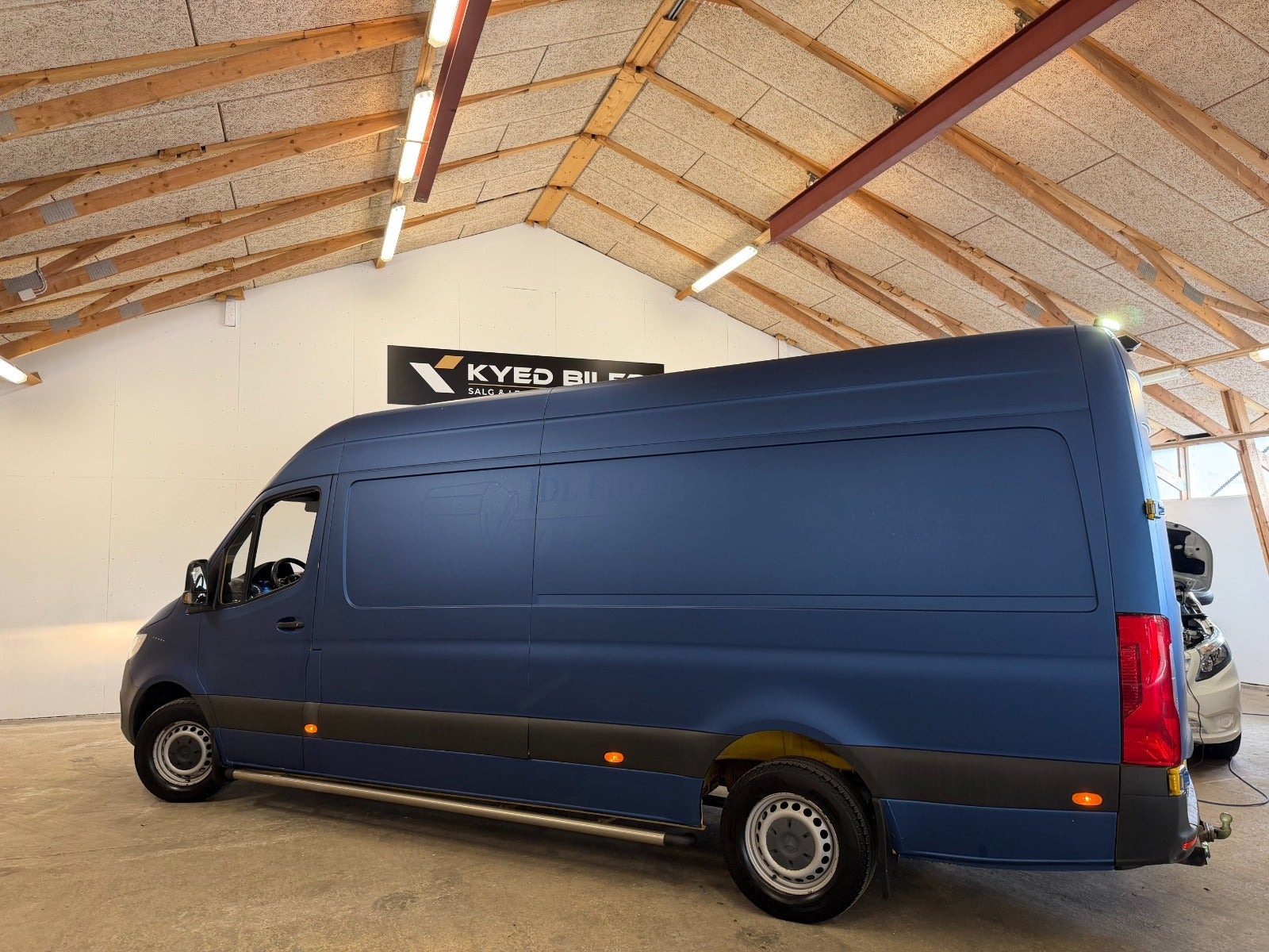 Gul Mercedes Sprinter 316 fra 2018