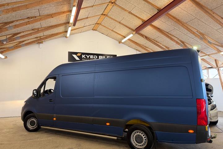 Gul Mercedes Sprinter 316 fra 2018