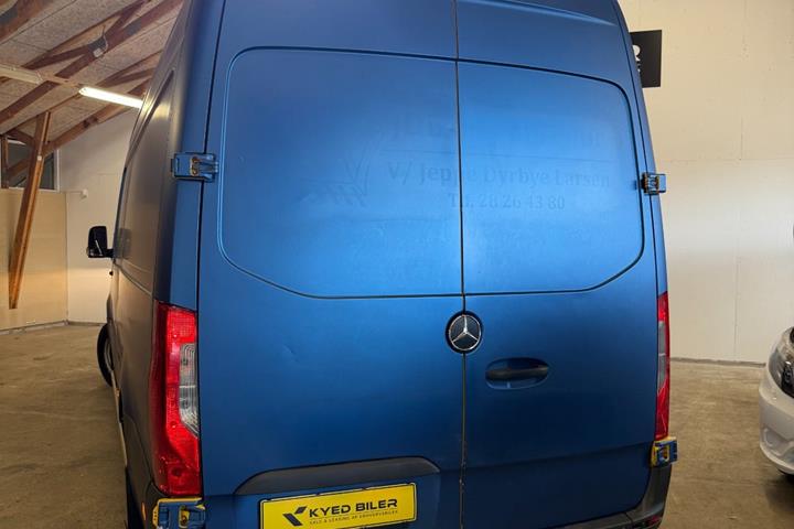 Gul Mercedes Sprinter 316 fra 2018