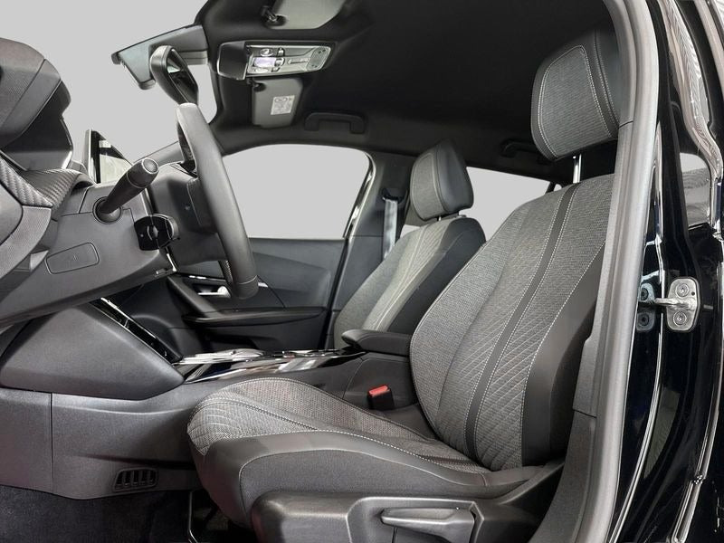 Sort Peugeot e-2008 fra 2025