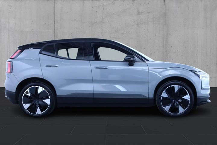 Sølv Volvo EX30 fra 2024