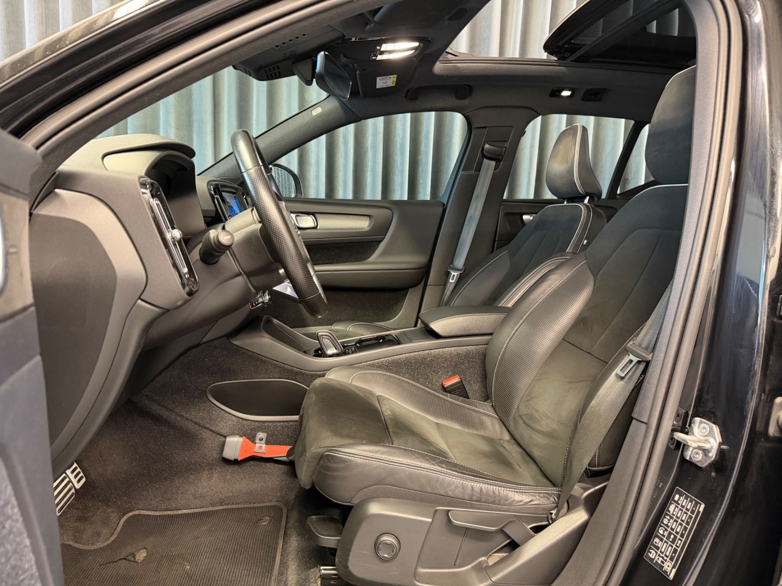 Sort Volvo XC40 fra 2021