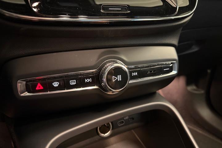 Sort Volvo XC40 fra 2021