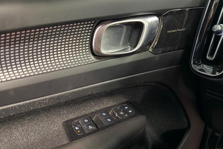 Sort Volvo XC40 fra 2021