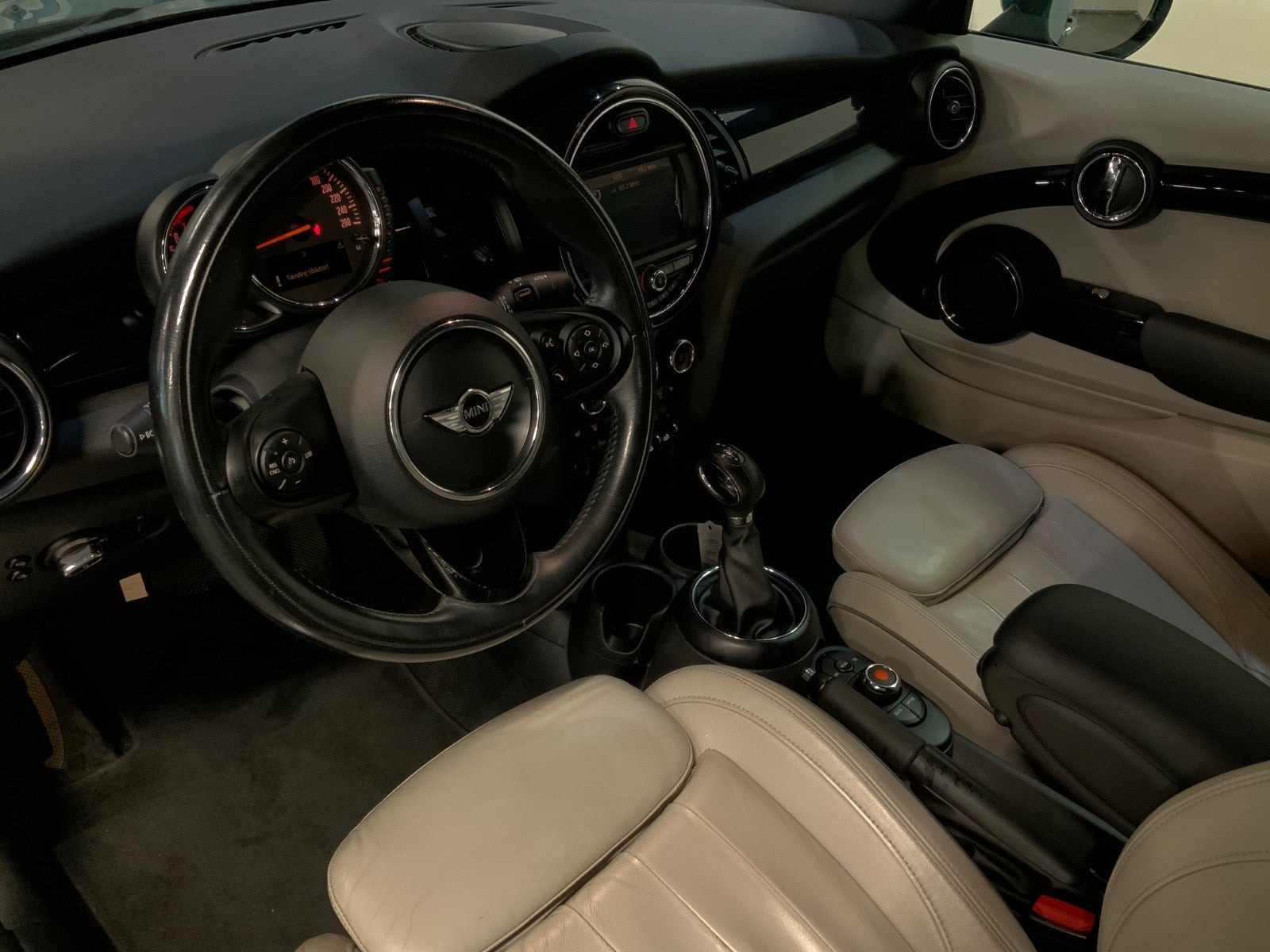 Turquoise Mini Cooper fra 2016