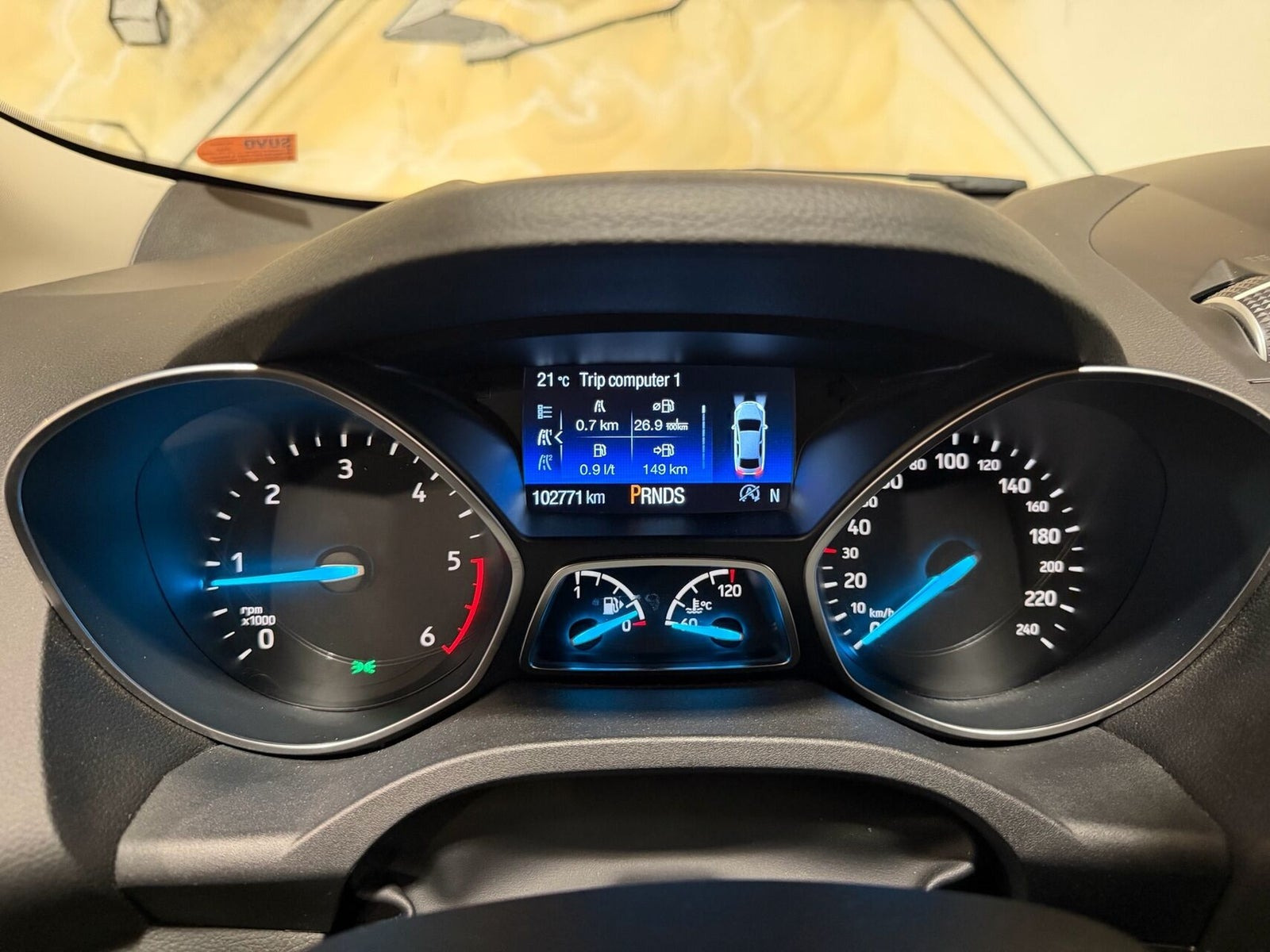 Grå Ford Kuga fra 2019