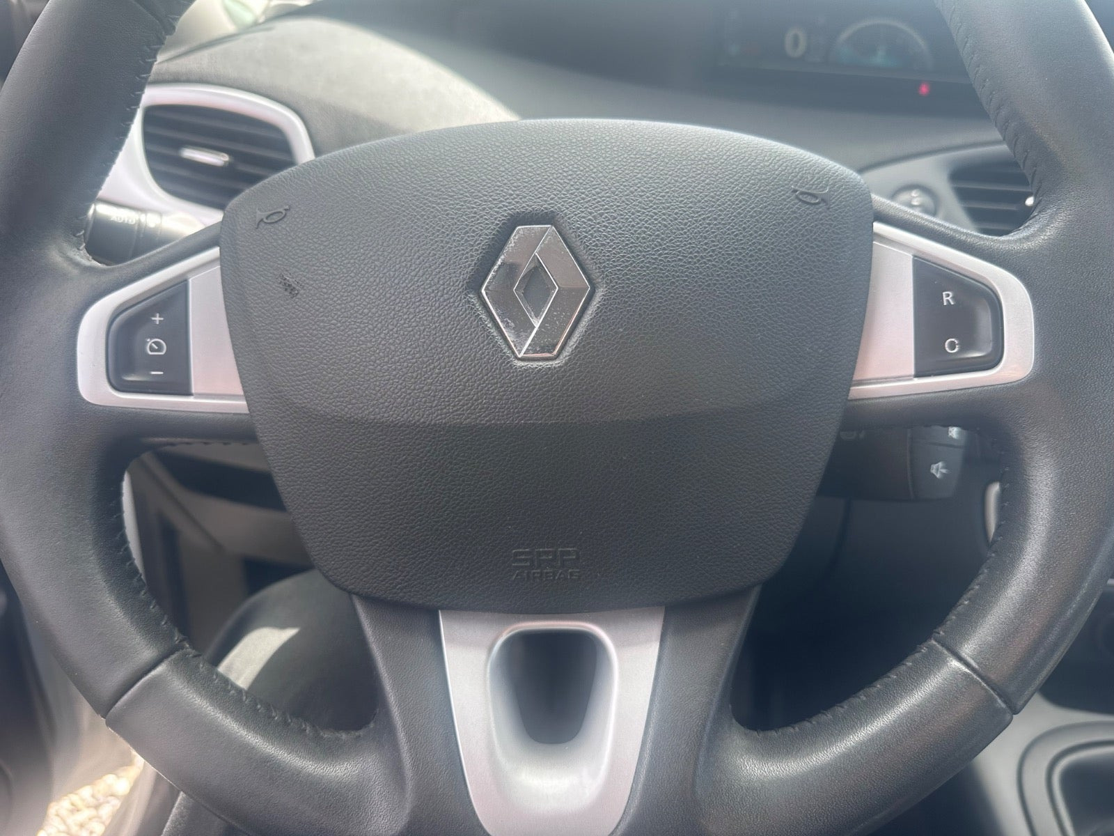 undefined Renault Scenic III fra 2012