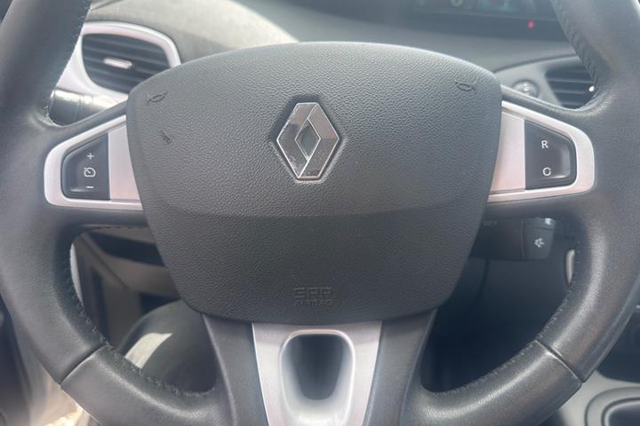 undefined Renault Scenic III fra 2012