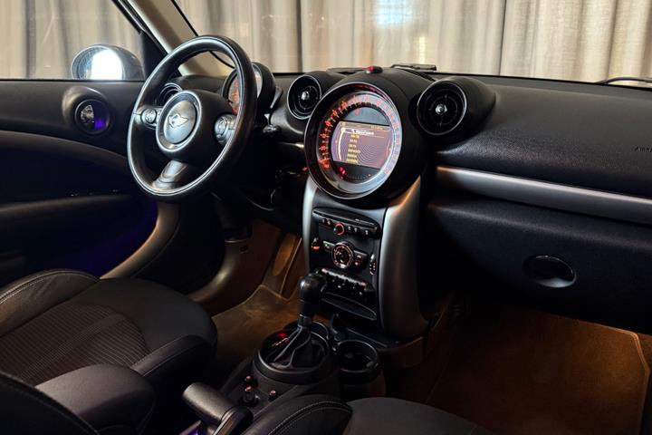 Hvid Mini Countryman Cooper fra 2015