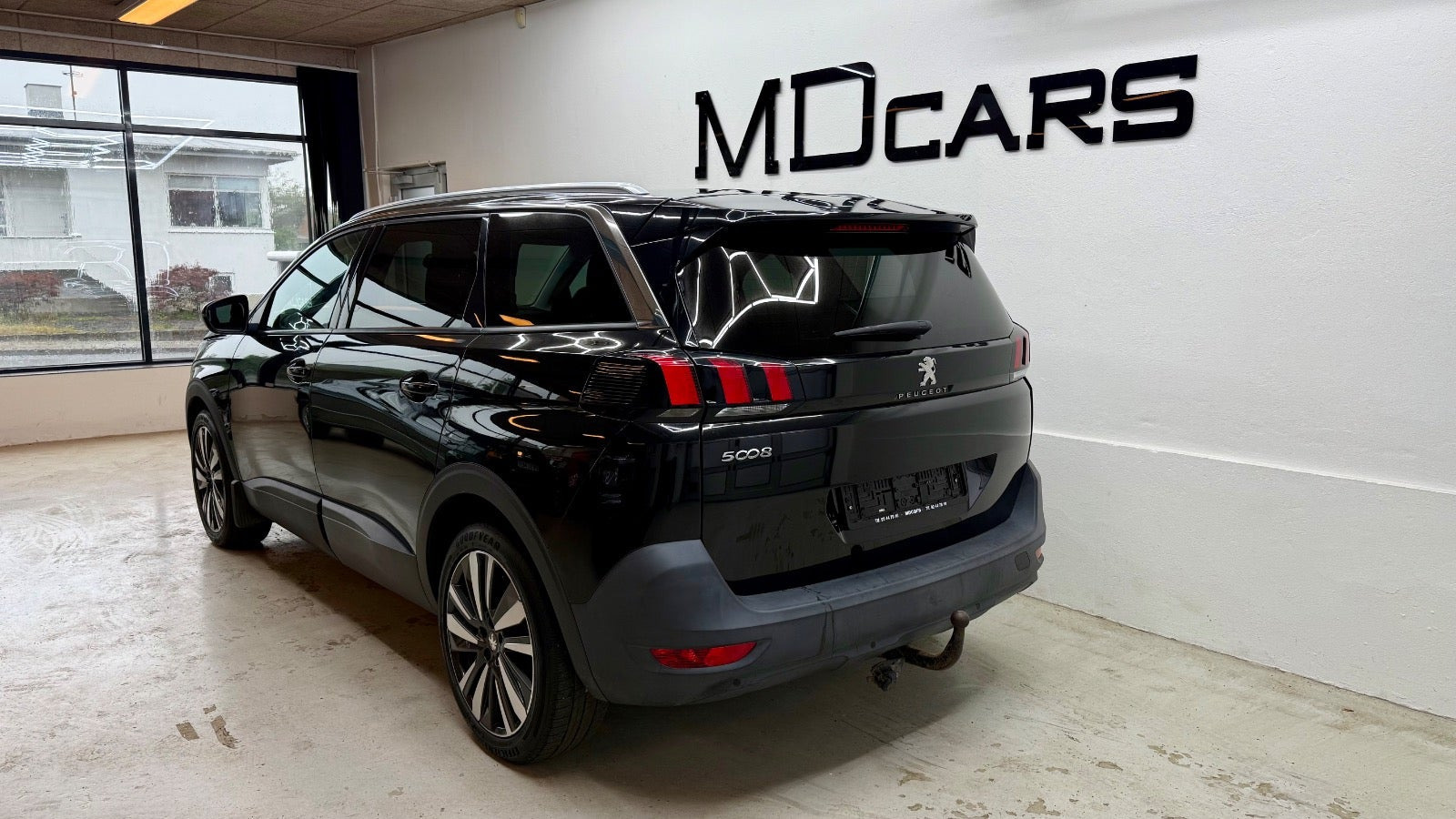 Sort Peugeot 5008 fra 2018