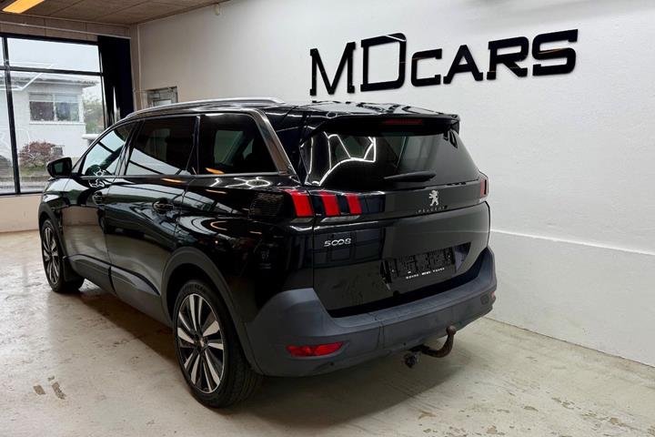 Sort Peugeot 5008 fra 2018