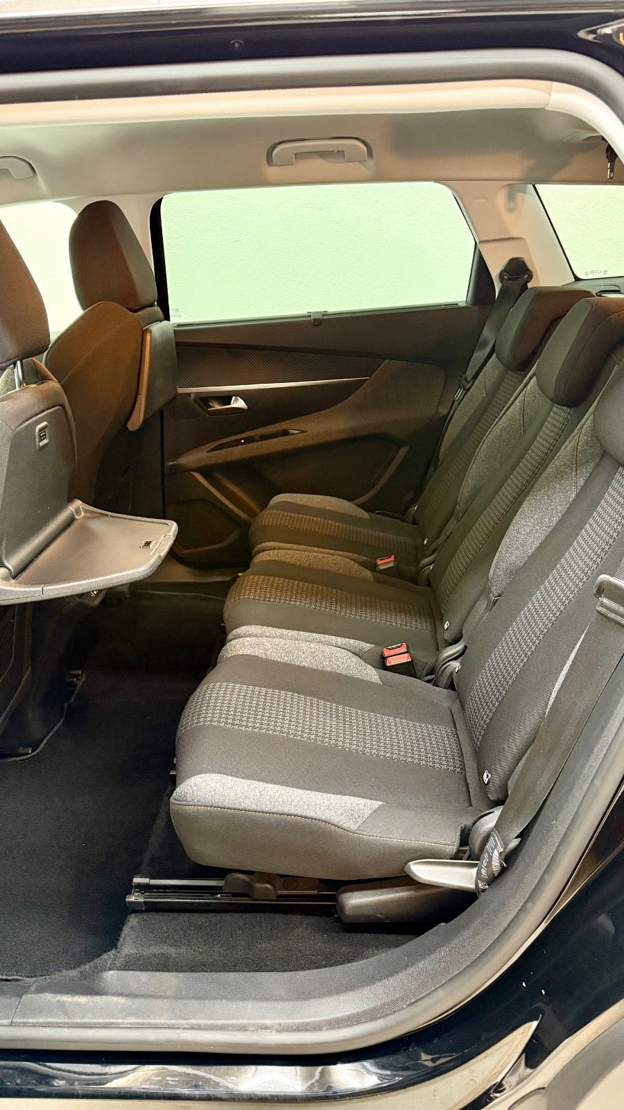Sort Peugeot 5008 fra 2018