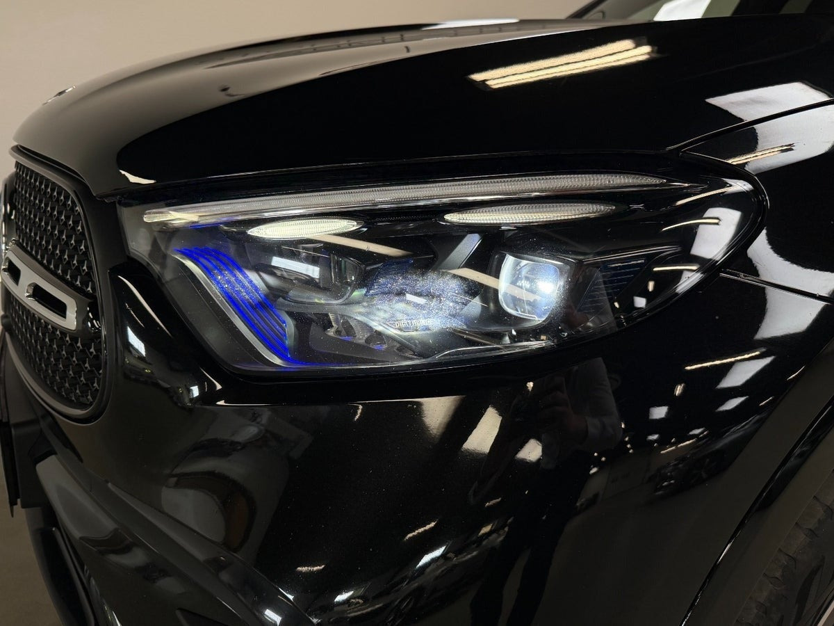 Sort Mercedes GLC300 e fra 2023