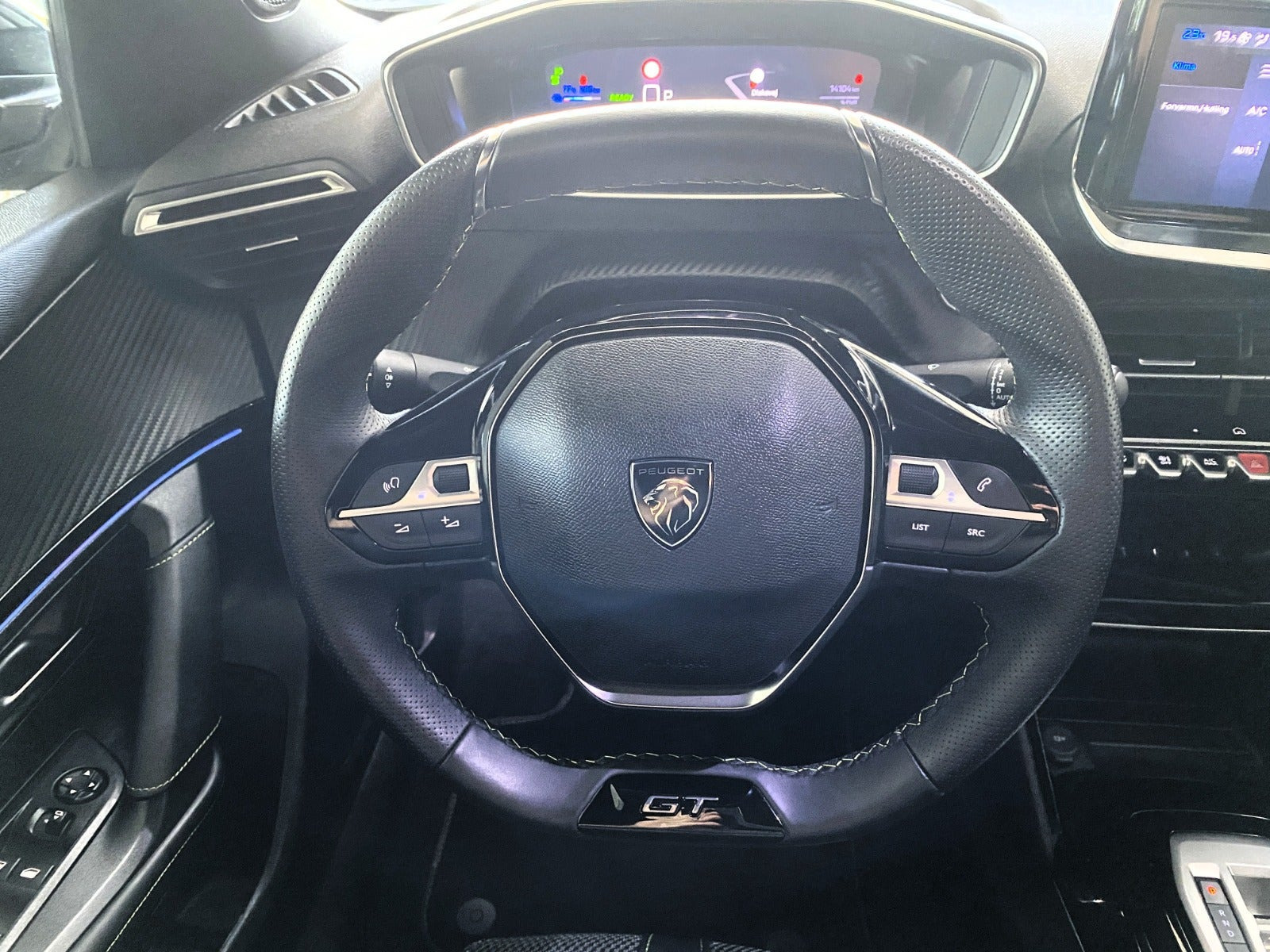 Sort Peugeot e-2008 fra 2026