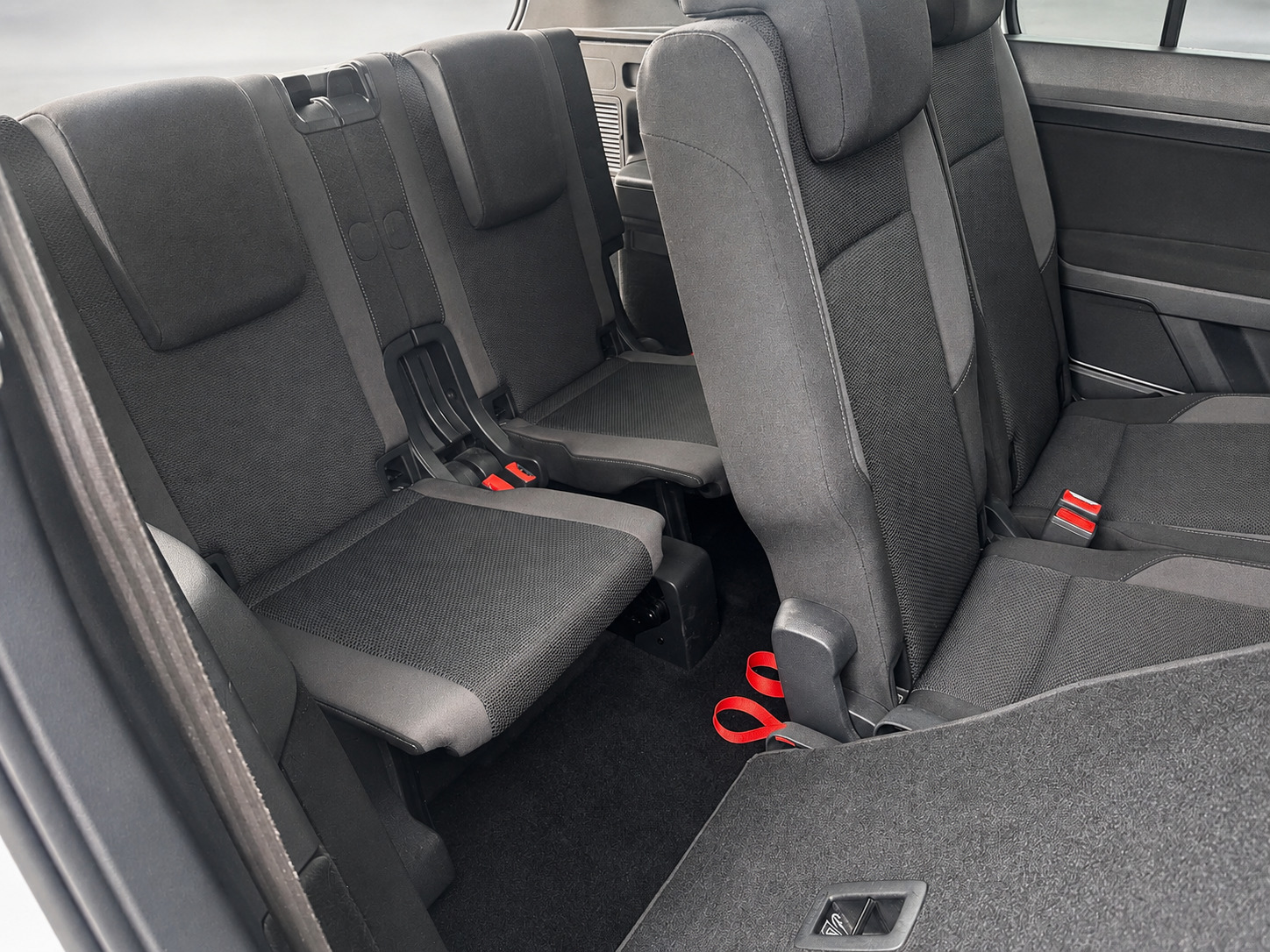 Sølv VW Touran fra 2017