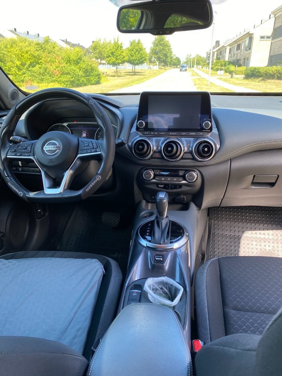 Grå Nissan Juke fra 2021