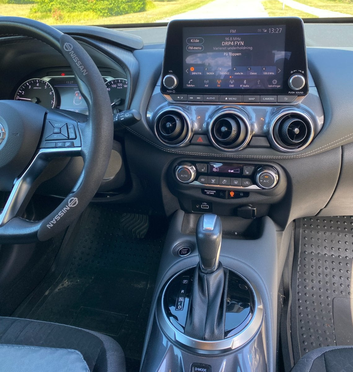 Grå Nissan Juke fra 2021