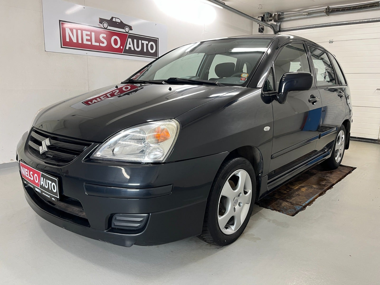 Sort Suzuki Liana fra 2004