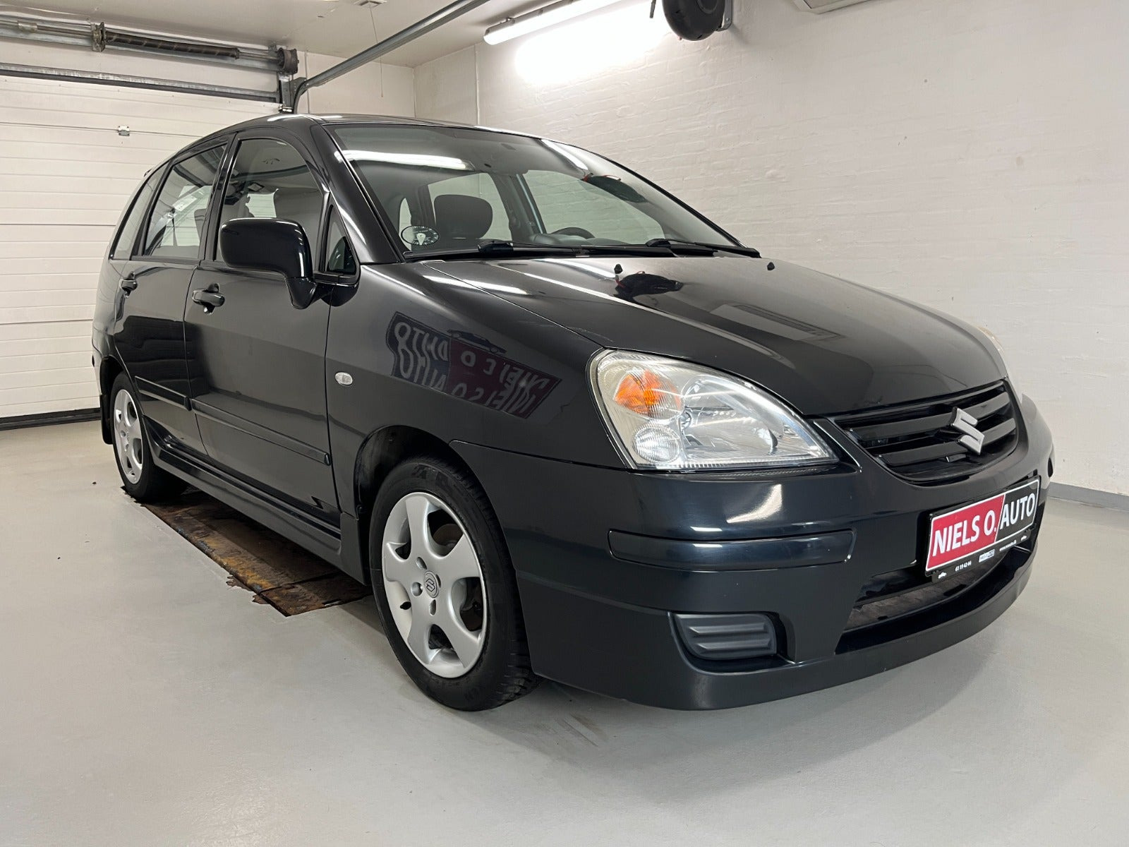 Sort Suzuki Liana fra 2004