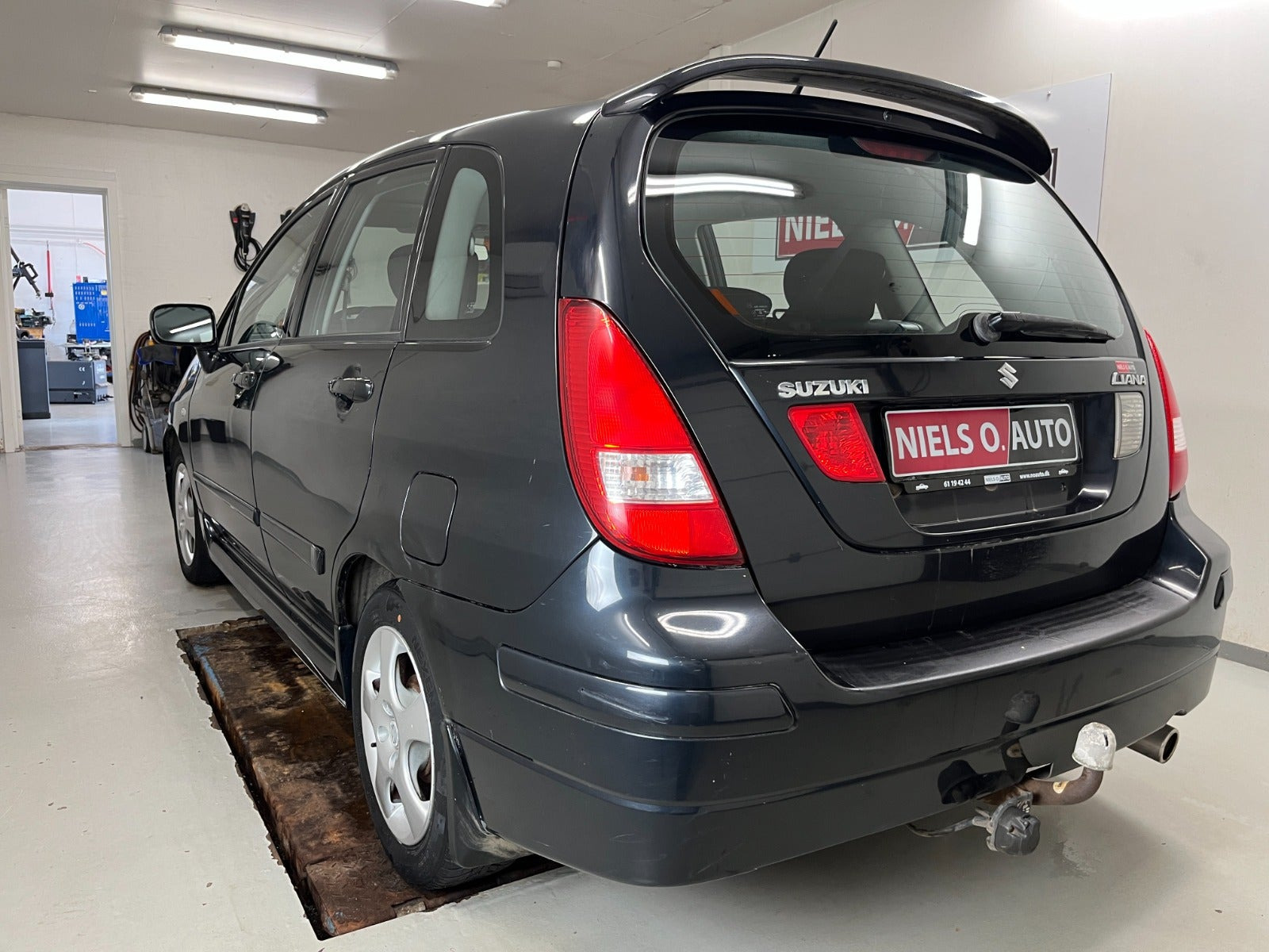 Sort Suzuki Liana fra 2004
