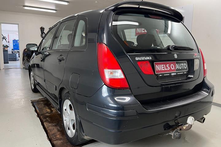 Sort Suzuki Liana fra 2004