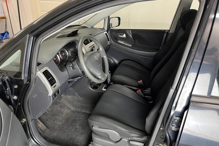 Sort Suzuki Liana fra 2004
