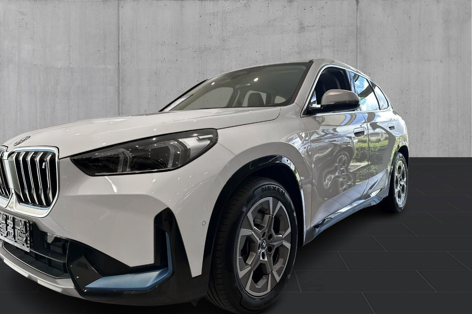 Hvid BMW iX1 fra 2023
