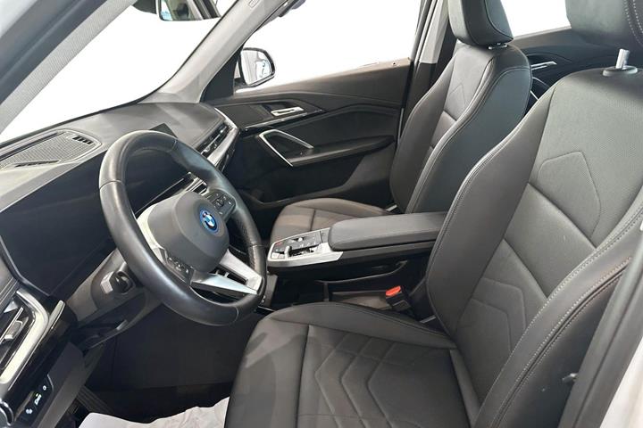 Hvid BMW iX1 fra 2023
