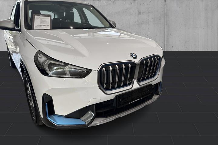 Hvid BMW iX1 fra 2023