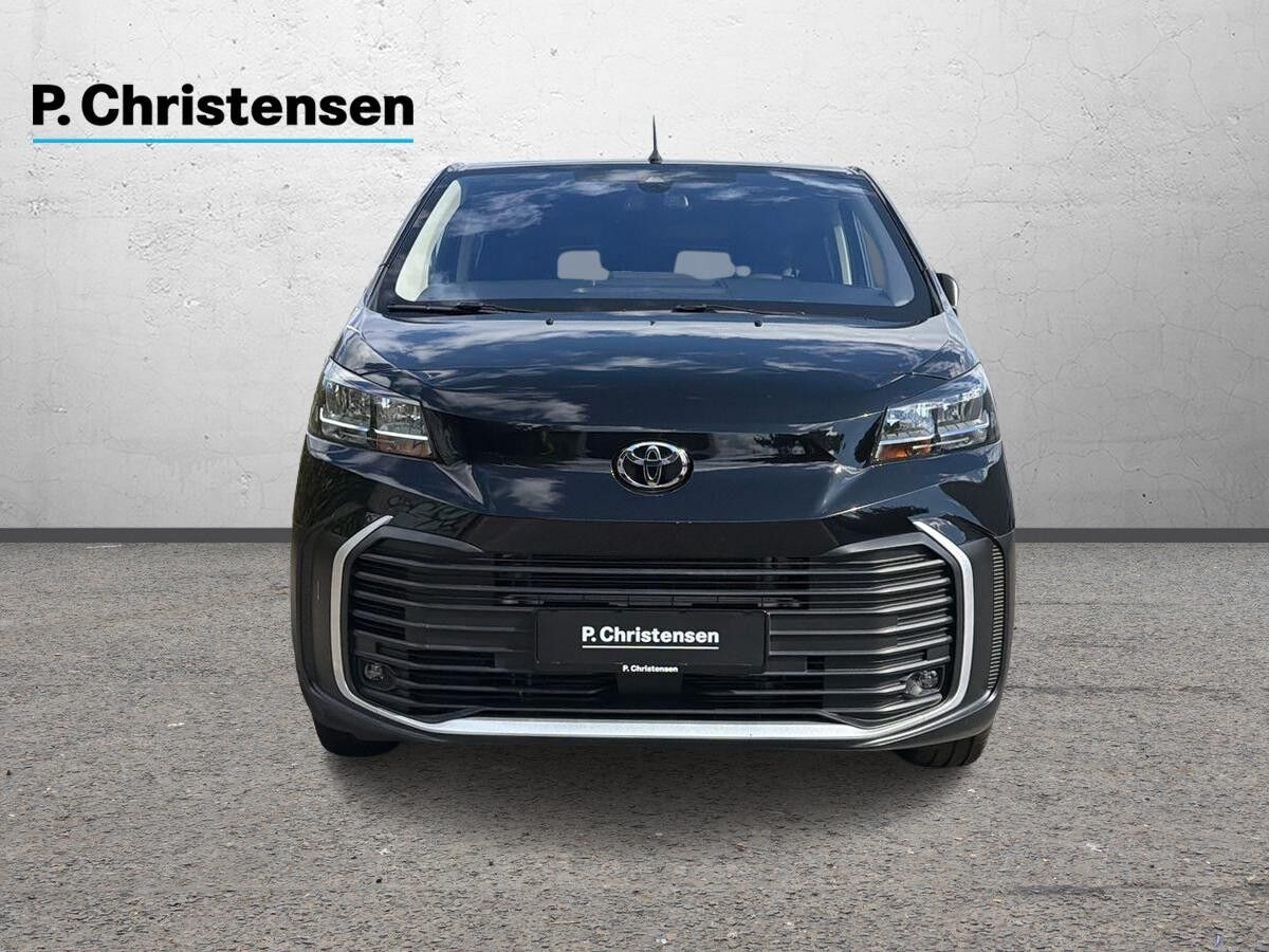 Sort Toyota Proace Verso fra 2024