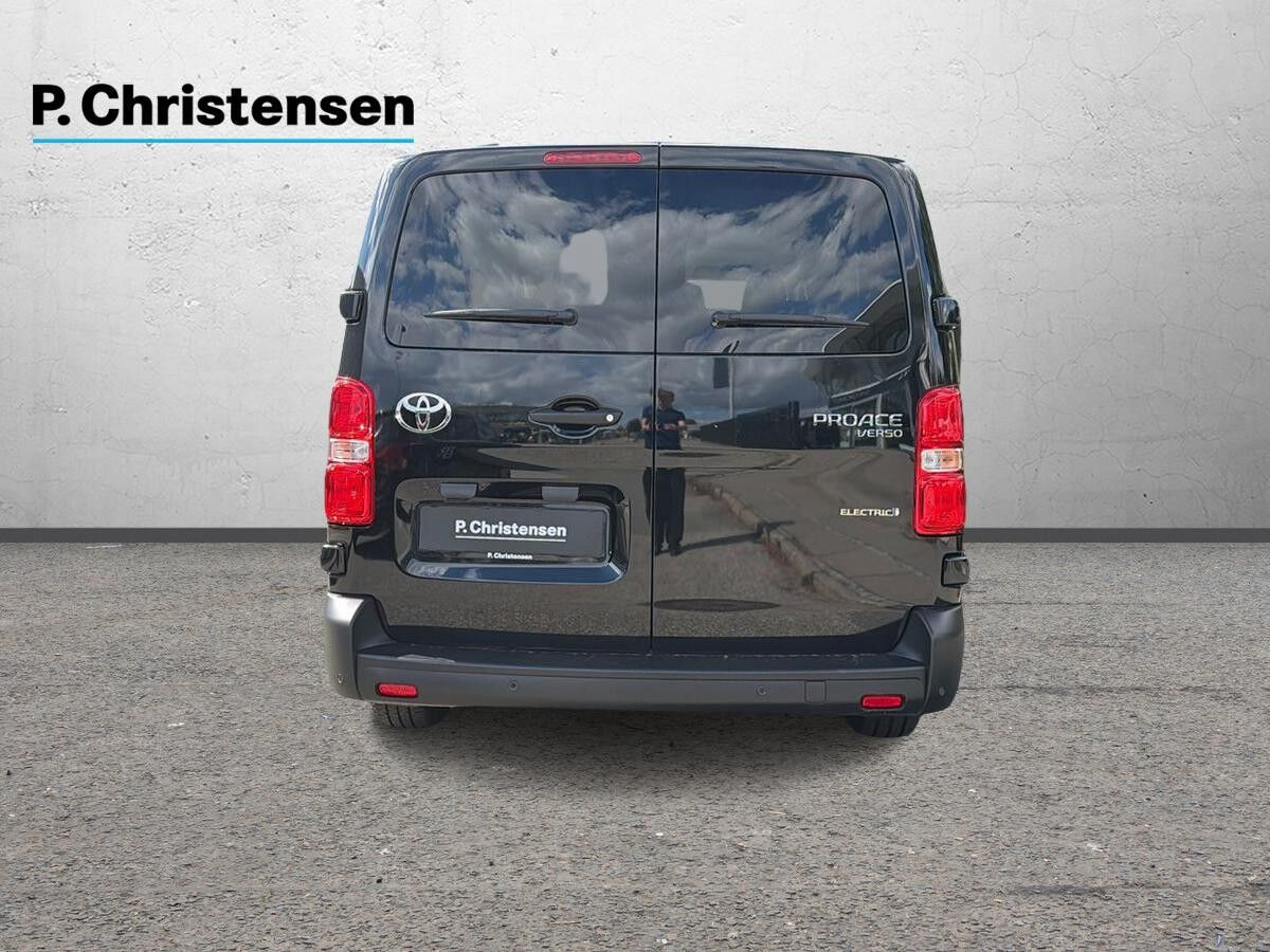 Sort Toyota Proace Verso fra 2024