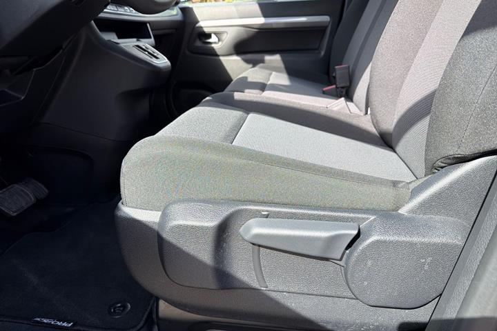 Sort Toyota Proace Verso fra 2024
