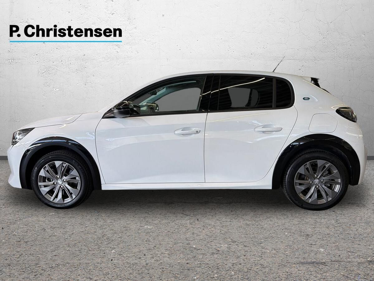 Hvid Peugeot e-208 fra 2023