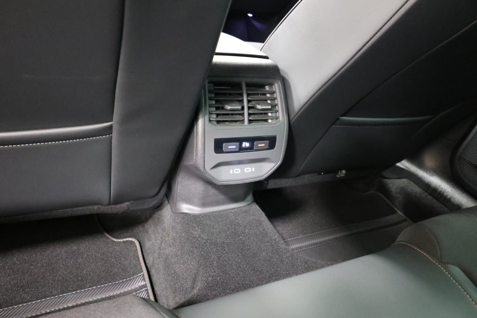 Sort Seat Leon fra 2021