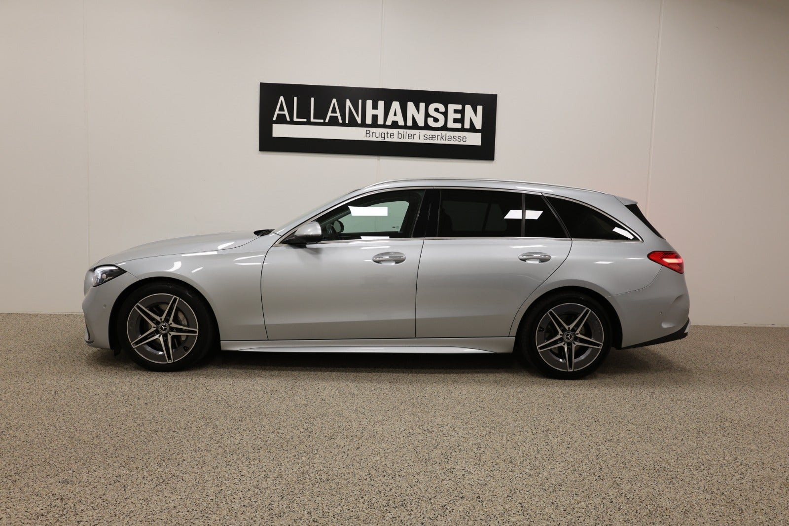 Sølv Mercedes C220 d fra 2022